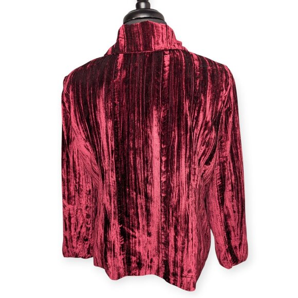 Briggs New York Petite Ribbed Velvet Button-Up Jacket in Rich Red Size Petite L - Picture 7 of 16